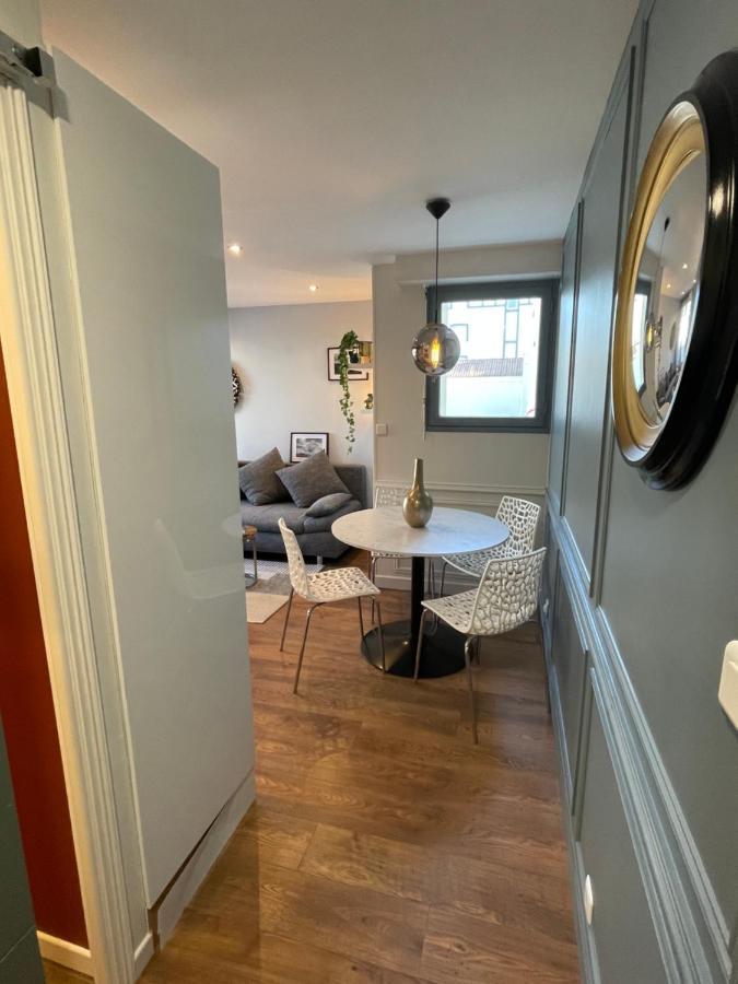 De La Apartment *
